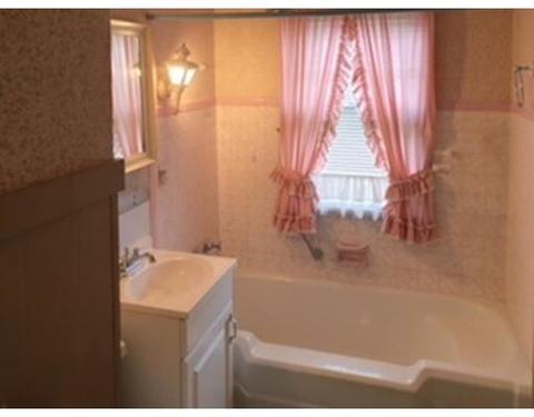 227 Edendale St, Springfield, MA 01104 photo 9