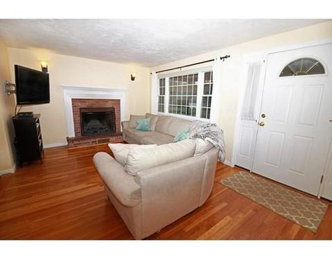 95 Baldwin Ave, Framingham, MA 01701 photo 2
