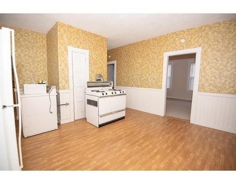 11 Pattison St, Worcester, MA 01604 photo 4