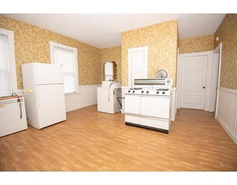 11 Pattison St, Worcester, MA 01604 photo 3