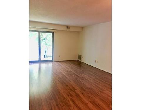 4700 N Main St #2J, Fall River, MA 02720 photo 3