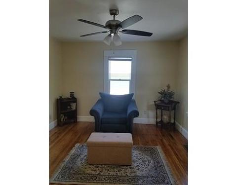 28 Berkshire St, Springfield, MA 01151 photo 4
