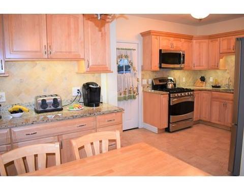 39 Alfred St, Everett, MA 02149 photo 3
