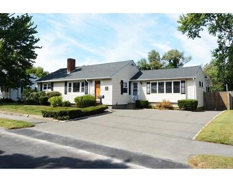 4 Bow St, Danvers, MA 01923 photo 2
