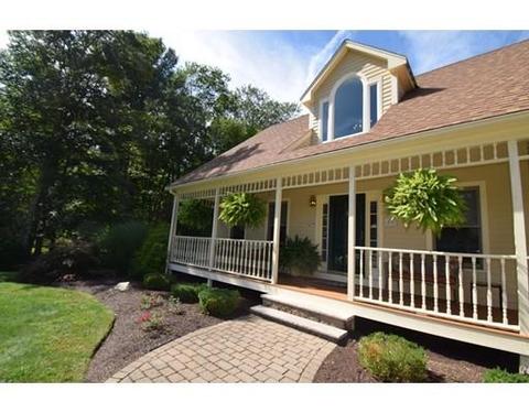 40 Suzanne Dr, Raynham, MA 02767 photo 5