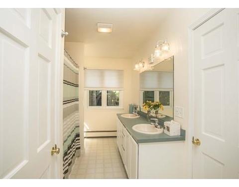 40 Suzanne Dr, Raynham, MA 02767 photo 14
