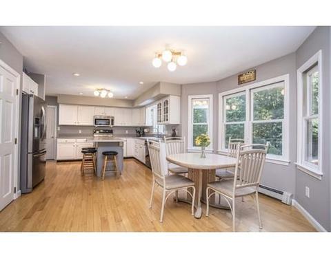 40 Suzanne Dr, Raynham, MA 02767 photo 9