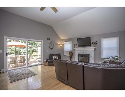 40 Suzanne Dr, Raynham, MA 02767 photo 10