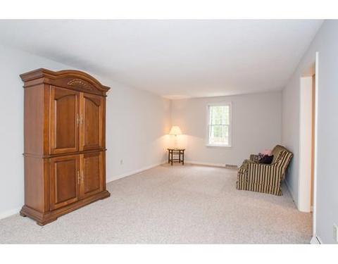 9 J William Hts, Millis, MA 02054 photo 5
