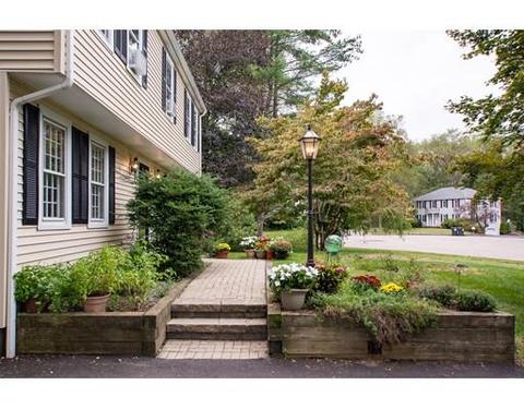 9 J William Hts, Millis, MA 02054 photo 3