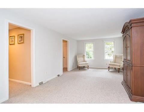 9 J William Hts, Millis, MA 02054 photo 6