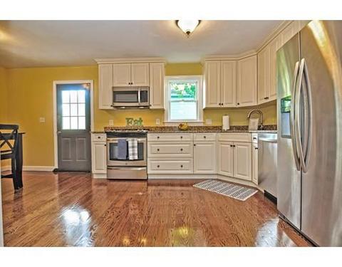 21 Bugbee St, Plainville, MA 02762 photo 2