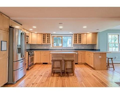 43 Elm St, Georgetown, MA 01833 photo 3