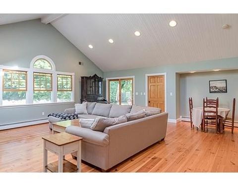 43 Elm St, Georgetown, MA 01833 photo 9