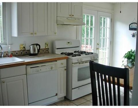 21 Cherokee Dr, Springfield, MA 01109 photo 7