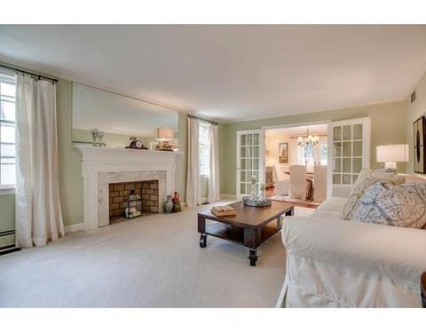 100 Red Gate Ln, Reading, MA 01867 photo 4