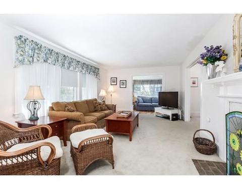 64 Maple Ave, Barnstable, MA 02601 photo 4