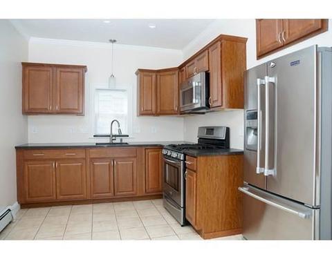 70 Tecumseh St, Fall River, MA 02721 photo 6