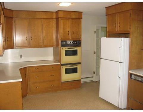 153 E Allen Ridge Rd, Springfield, MA 01118 photo 2