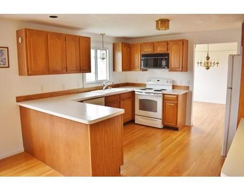 46 Maple St, Sterling, MA 01564 photo 2