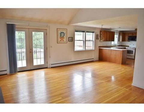46 Maple St, Sterling, MA 01564 photo 4