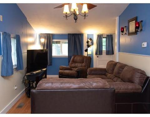 17 Birch Dr, Webster, MA 01570 photo 4