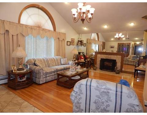 82 Forest St, Saugus, MA 01906 photo 5