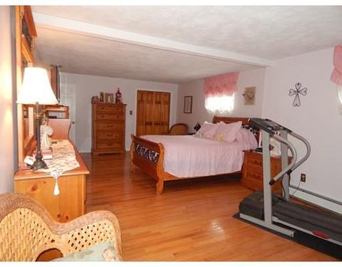 82 Forest St, Saugus, MA 01906 photo 9