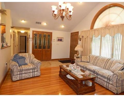82 Forest St, Saugus, MA 01906 photo 6