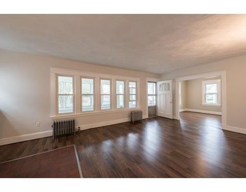 23 Haskin St, Springfield, MA 01109 photo 2