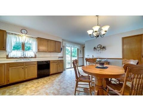 6 Apple Tree Ln, Easthampton, MA 01027 photo 2