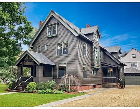 79 William St, Worcester, MA 01609 photo 1