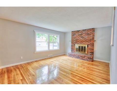 66 Curve St, Springfield, MA 01104 photo 12