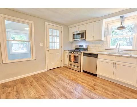 66 Curve St, Springfield, MA 01104 photo 7