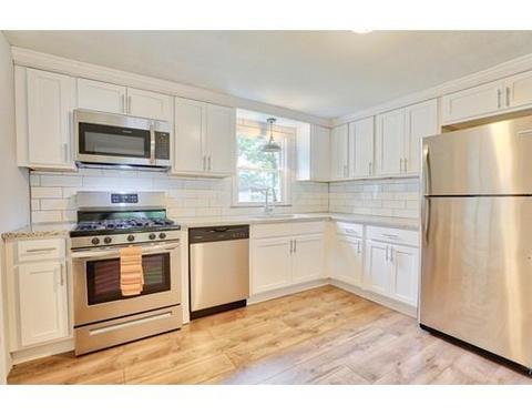 66 Curve St, Springfield, MA 01104 photo 1