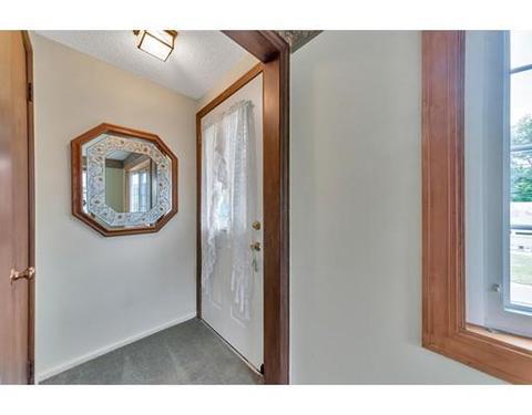 89 Pondview Dr, Chicopee, MA 01020 photo 4