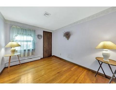 89 Pondview Dr, Chicopee, MA 01020 photo 14