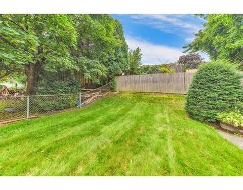 89 Pondview Dr, Chicopee, MA 01020 photo 24