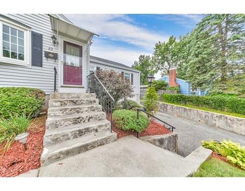 89 Pondview Dr, Chicopee, MA 01020 photo 3