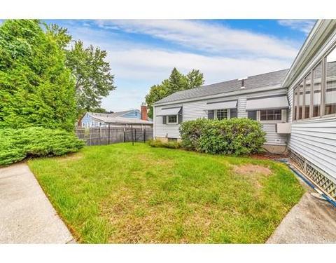 89 Pondview Dr, Chicopee, MA 01020 photo 23