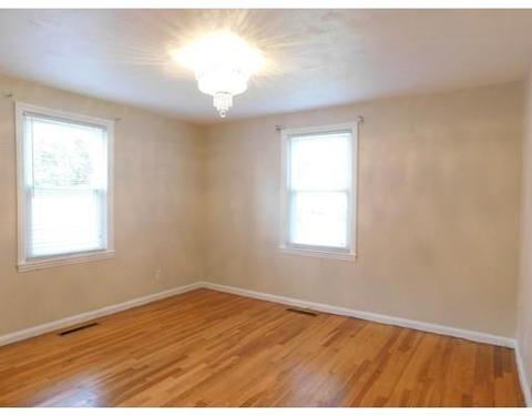 60 Lumae St, Springfield, MA 01119 photo 8