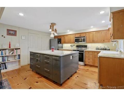 90 Middle St #R, Gloucester, MA 01930 photo 5