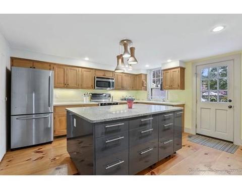 90 Middle St #R, Gloucester, MA 01930 photo 4