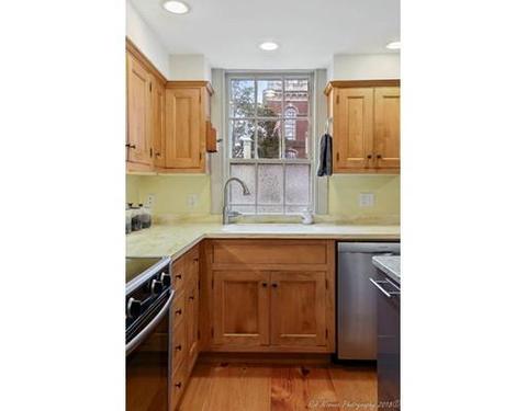 90 Middle St #R, Gloucester, MA 01930 photo 6