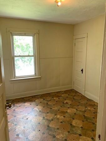 24 Sullivan St, Springfield, MA 01104 photo 9
