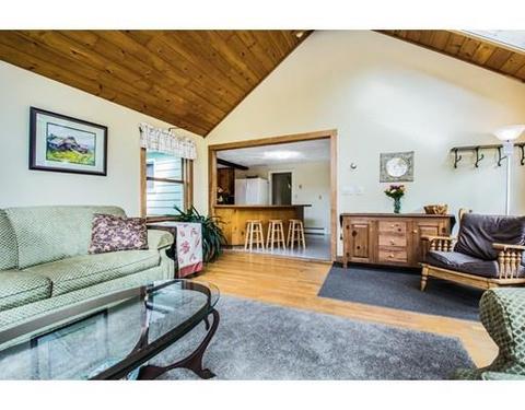 497 Forest St, Dunstable, MA 01827 photo 2