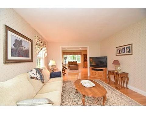 42 Miscoe Rd, Mendon, MA 01756 photo 8