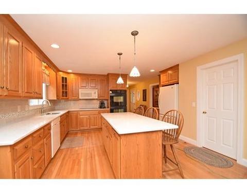 42 Miscoe Rd, Mendon, MA 01756 photo 4