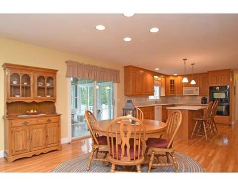 42 Miscoe Rd, Mendon, MA 01756 photo 5