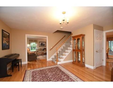 42 Miscoe Rd, Mendon, MA 01756 photo 2